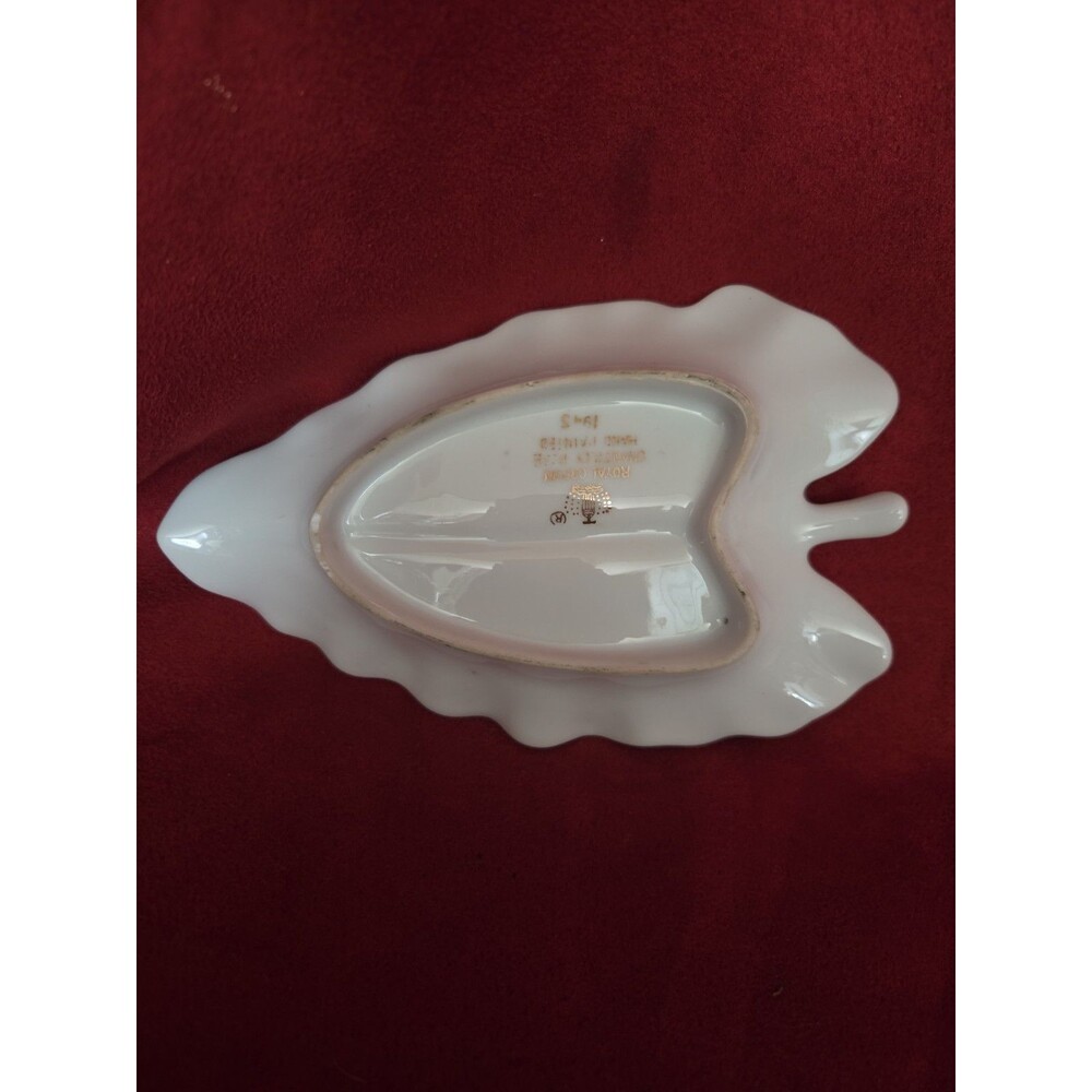 Vintage Royal Crown Chantilly Rose Porcelain Leaf Trinket Dish Hand Painted... - Picture 5 of 6